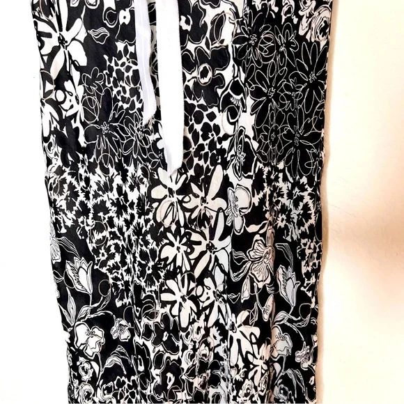 Women’s black and white floral dress size small - Picture 4 of 6